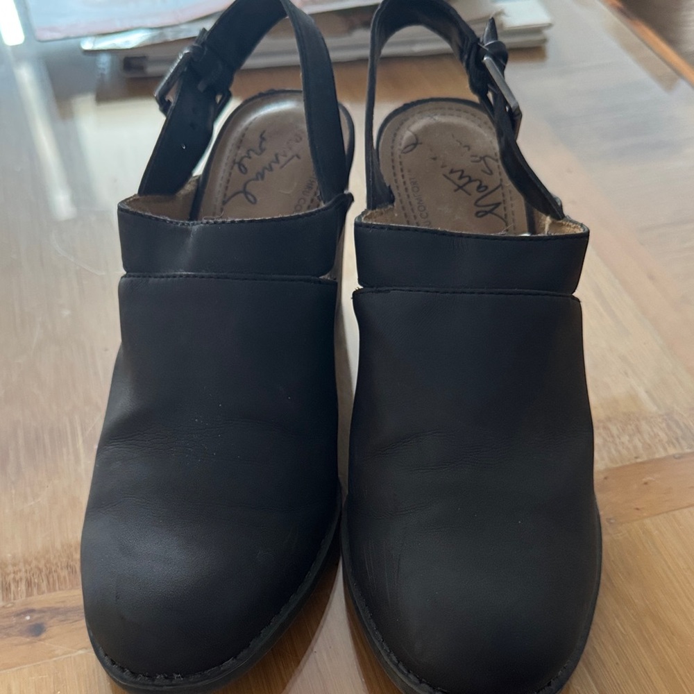 Natural Soul Black Mules